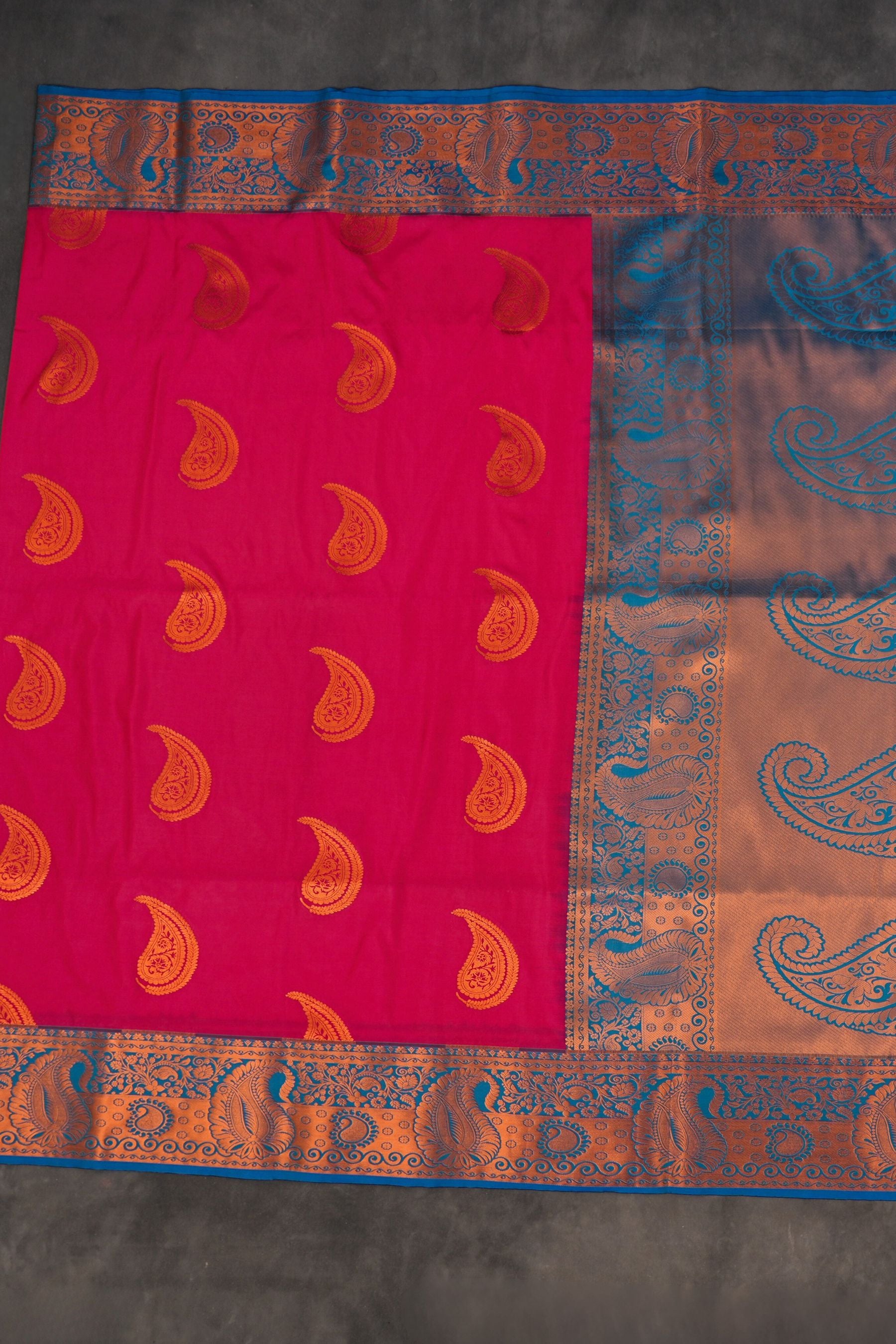 Traditional Elegance: Kanchipuram Blended Silk Saree with Rich Pallu