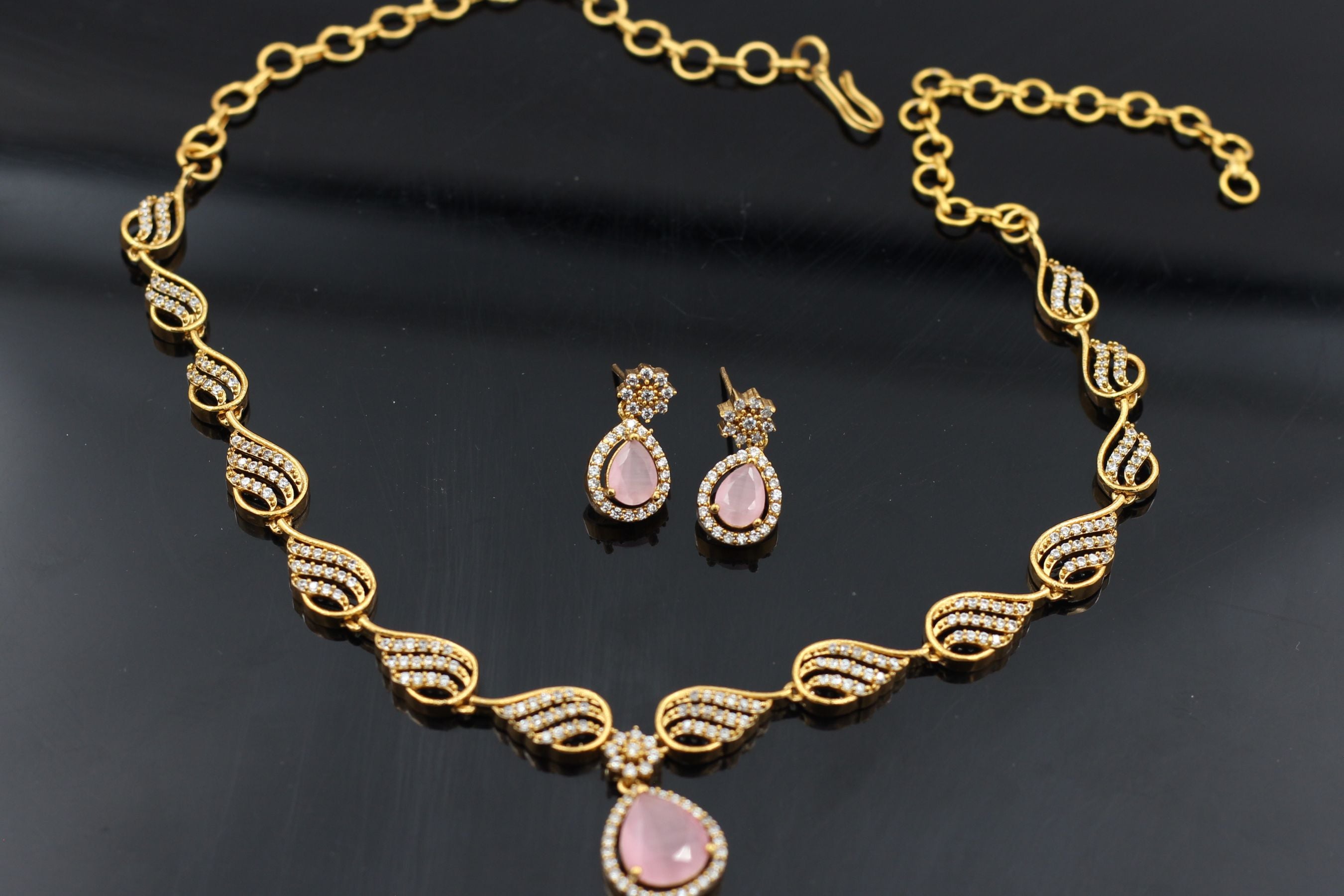 Regal Gold-Polished Jewelry Stone Neck Set - Handcrafted Statement Piece Jewelry JCS Fashions