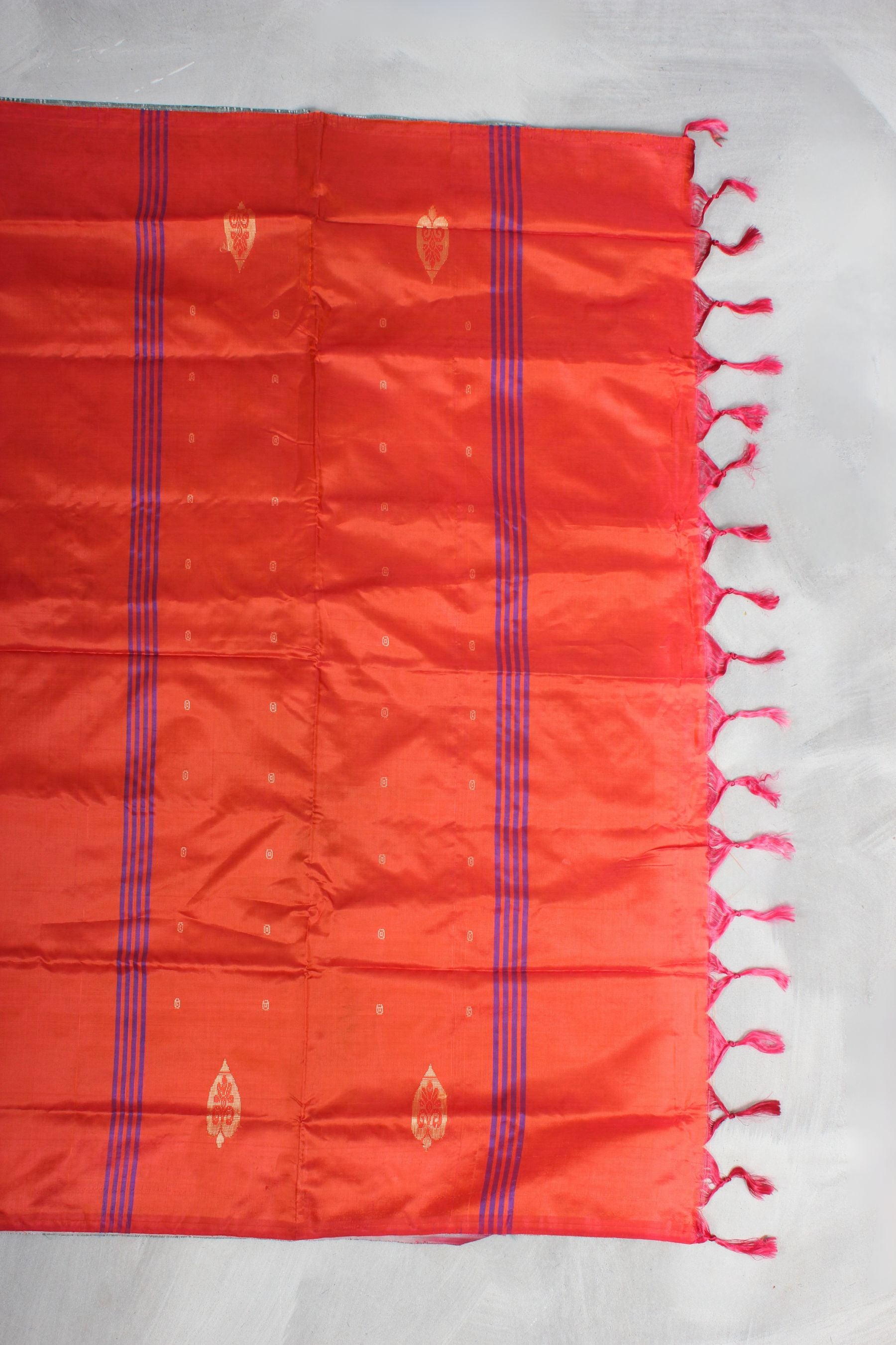 Eco-Chic Borderless Banana Pith Saree: Handwoven Sustainable Elegance Saree JCS Fashions