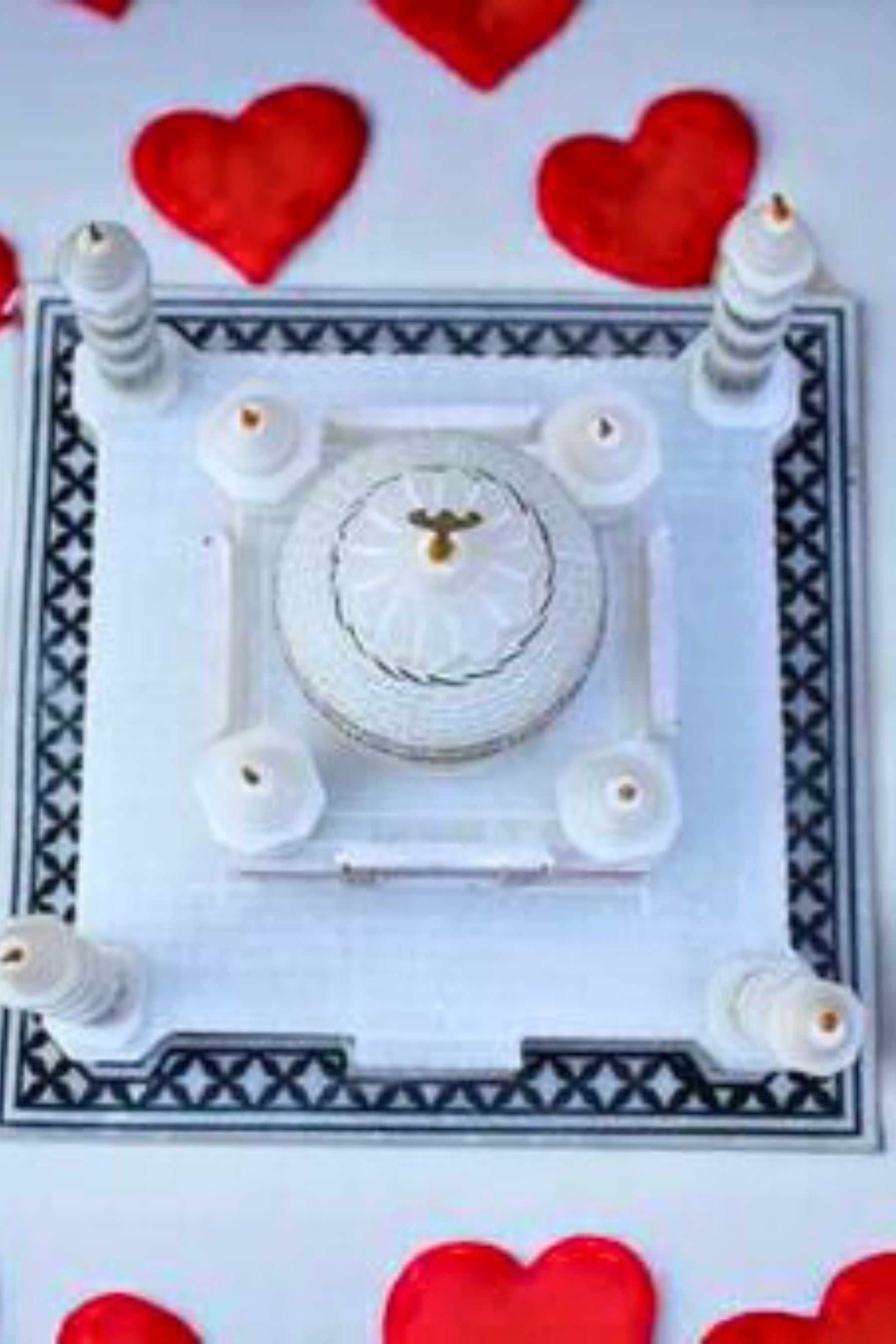 Exquisite White Marble Taj Mahal Miniature: Handcrafted Artistic Treasure Gift JCS Fashions