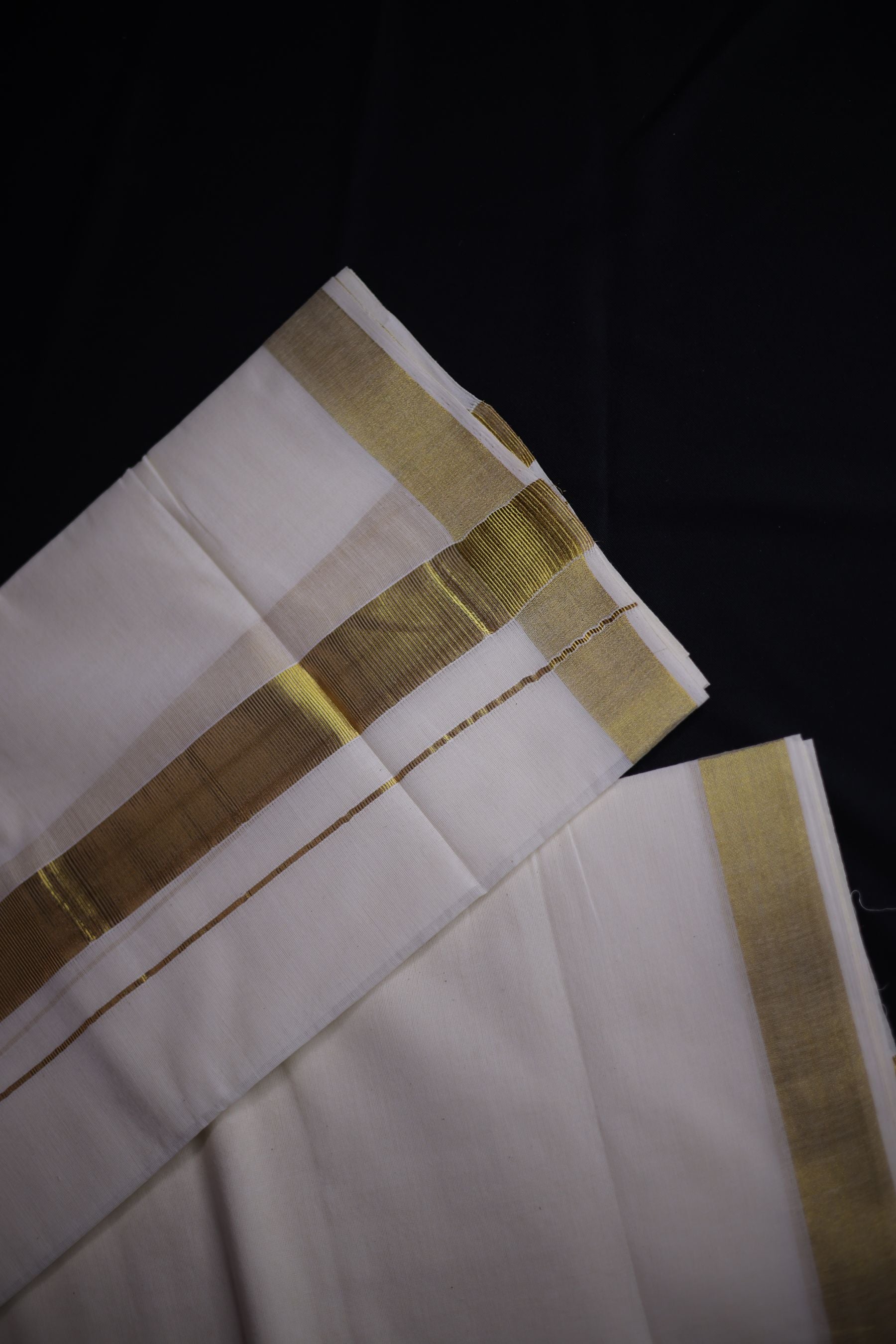 Heritage-Blend Kerala Cotton Angavastram: Exquisite Zari Lines & Comfort Shawl JCS Fashions