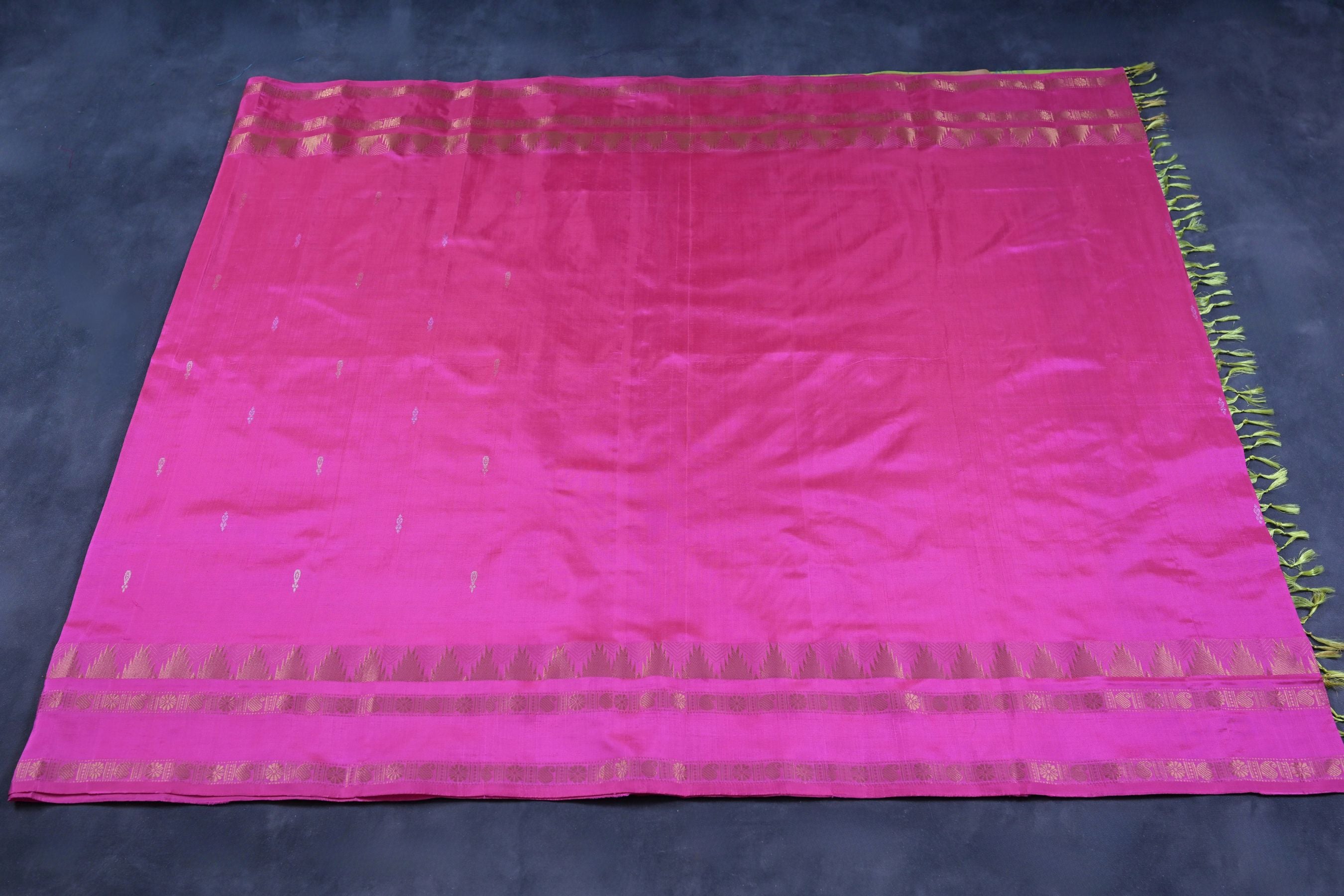 Eco-Friendly Vaazhai Naar Saree with Striking Zari Border Saree JCS Fashions