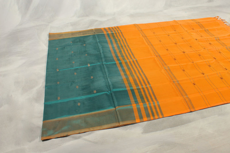 Eco-friendly Borderless Banana Pith Saree – Handwoven Beauty |JCSFashions