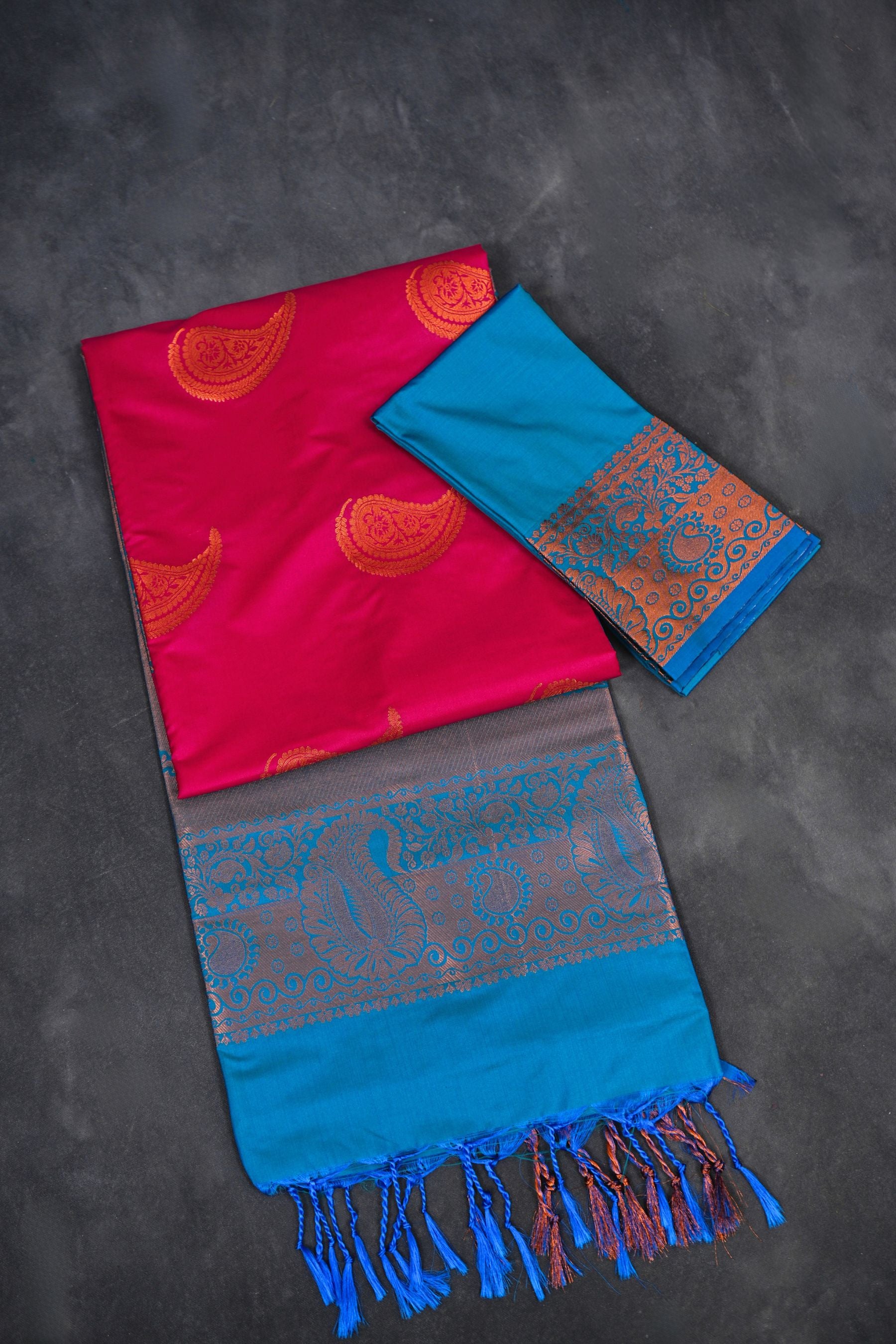 Traditional Elegance: Kanchipuram Blended Silk Saree with Rich Pallu