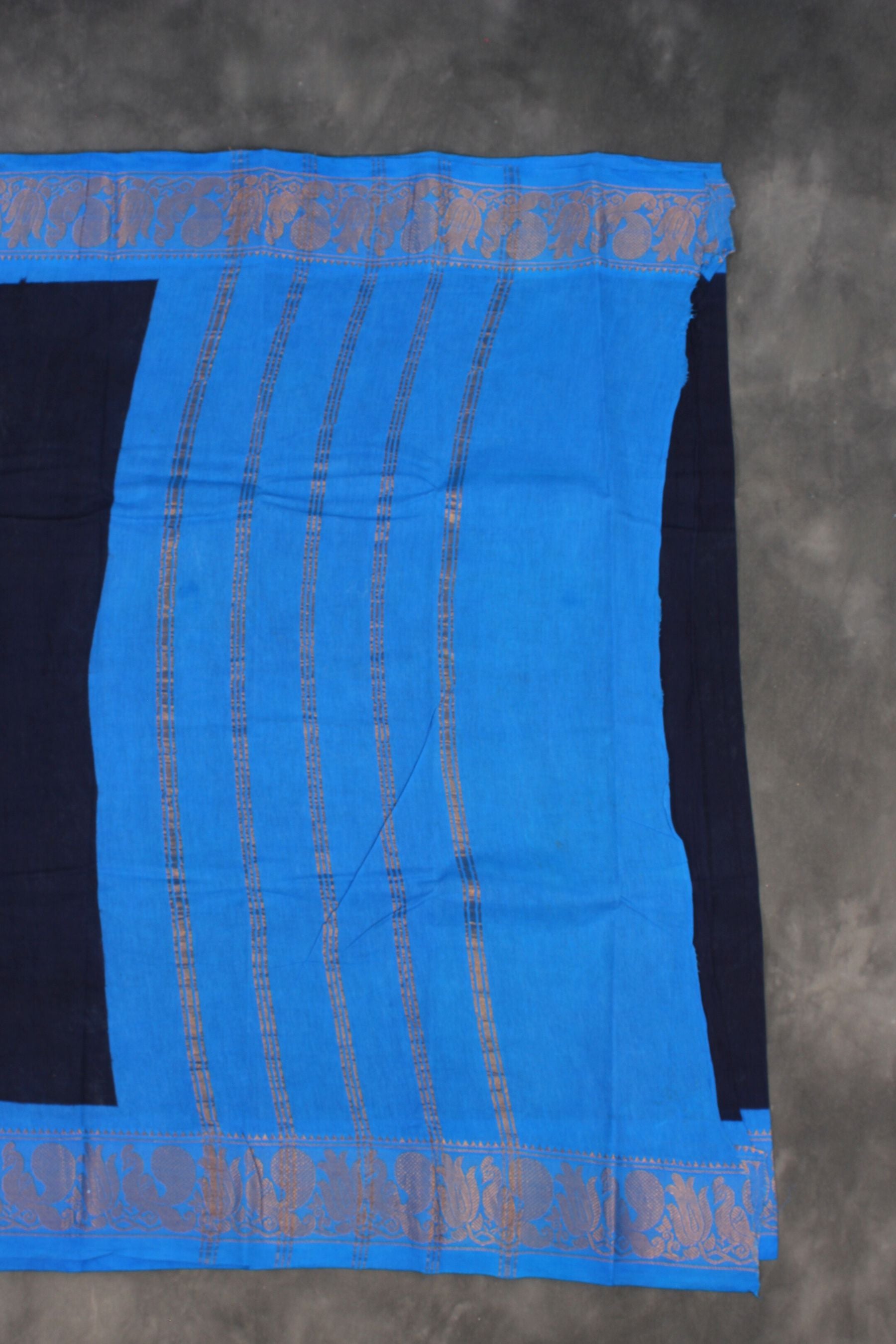 Authentic Madurai Sungudi Cotton Saree with Peacock Border - JCSFashions