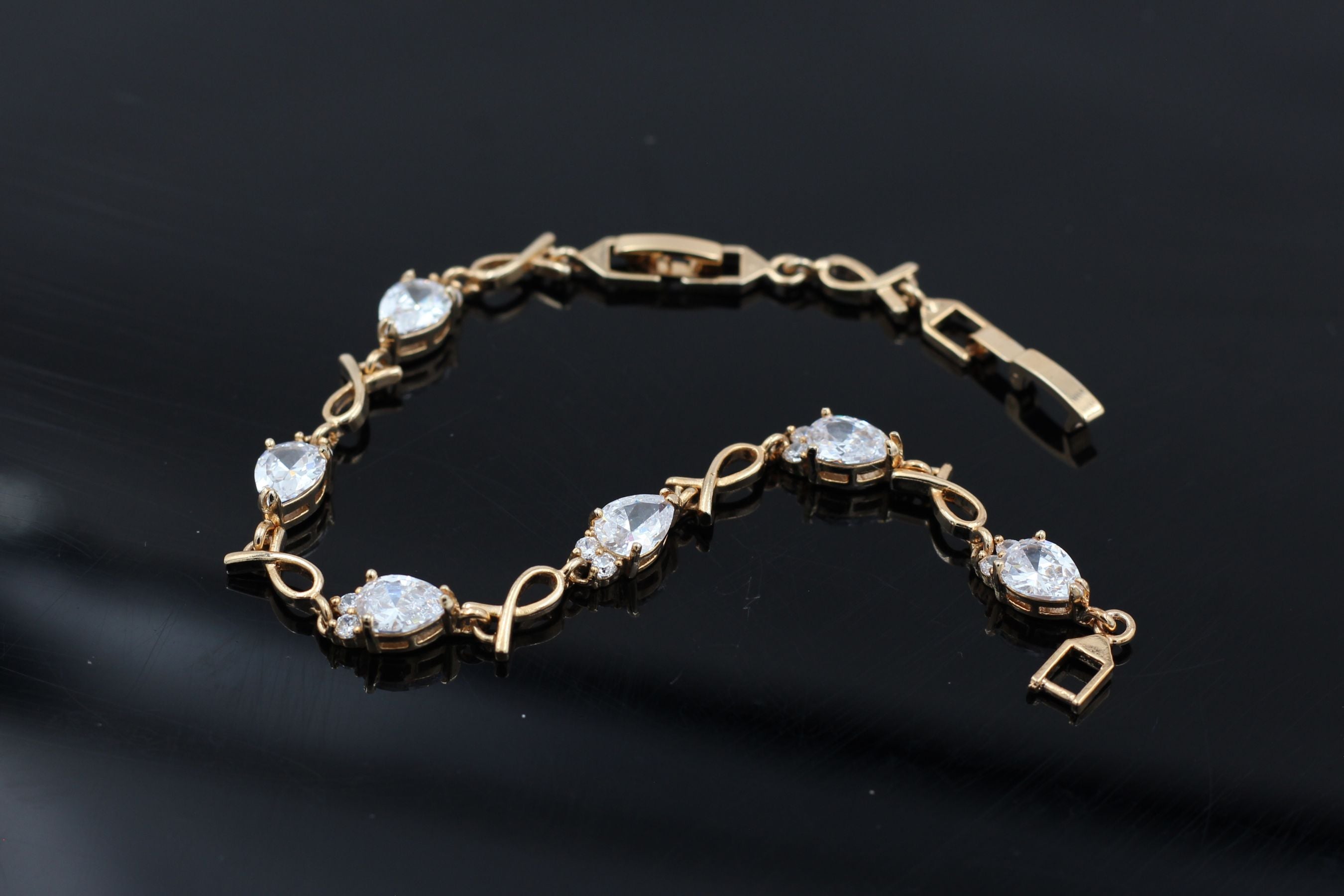 XUPING Exquisite Rose Gold Bracelet with Sparkling White Stones Jewelry JCS Fashions