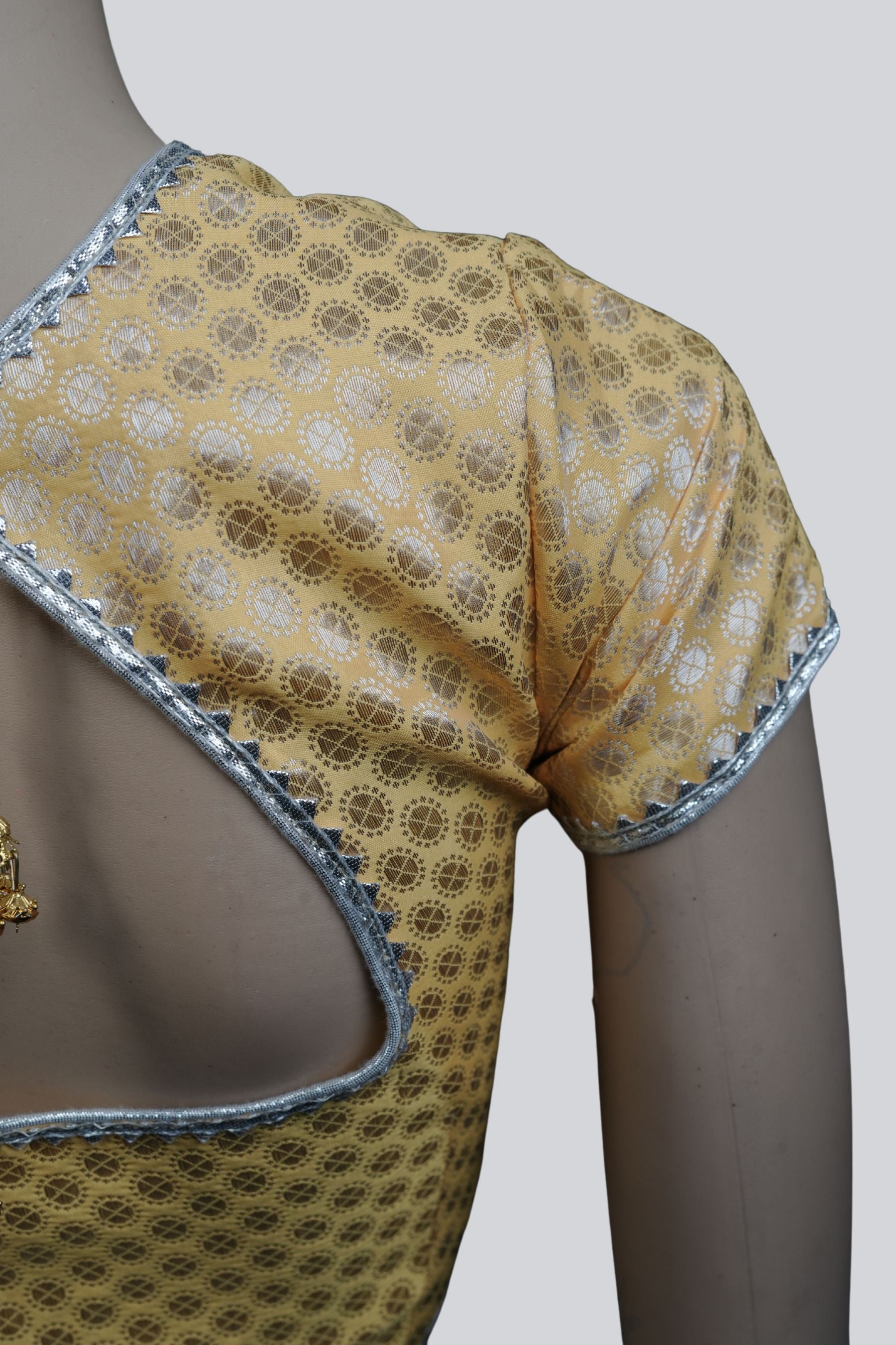 Banarasi Opulence: Exquisite Brocade Blouse – Timeless Elegance Blouse JCS Fashions