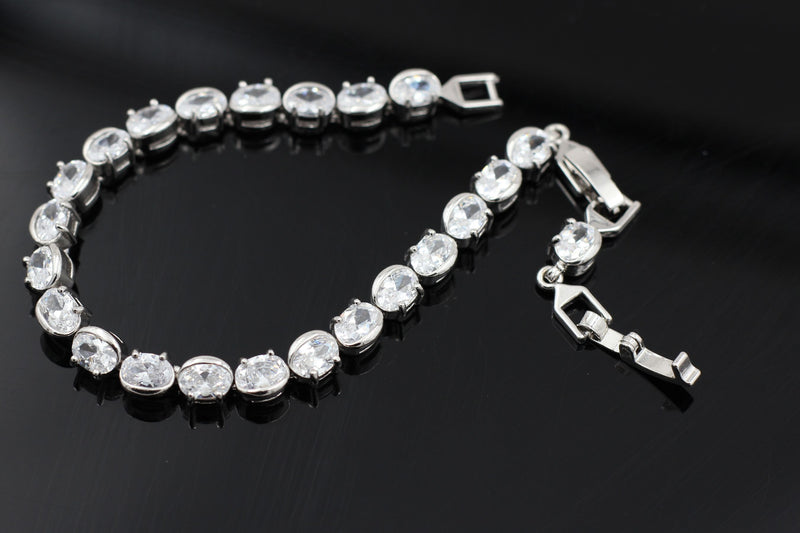 Sparkling Cubic Zirconia Tennis Bracelet in Silver Polish - 8 Inches