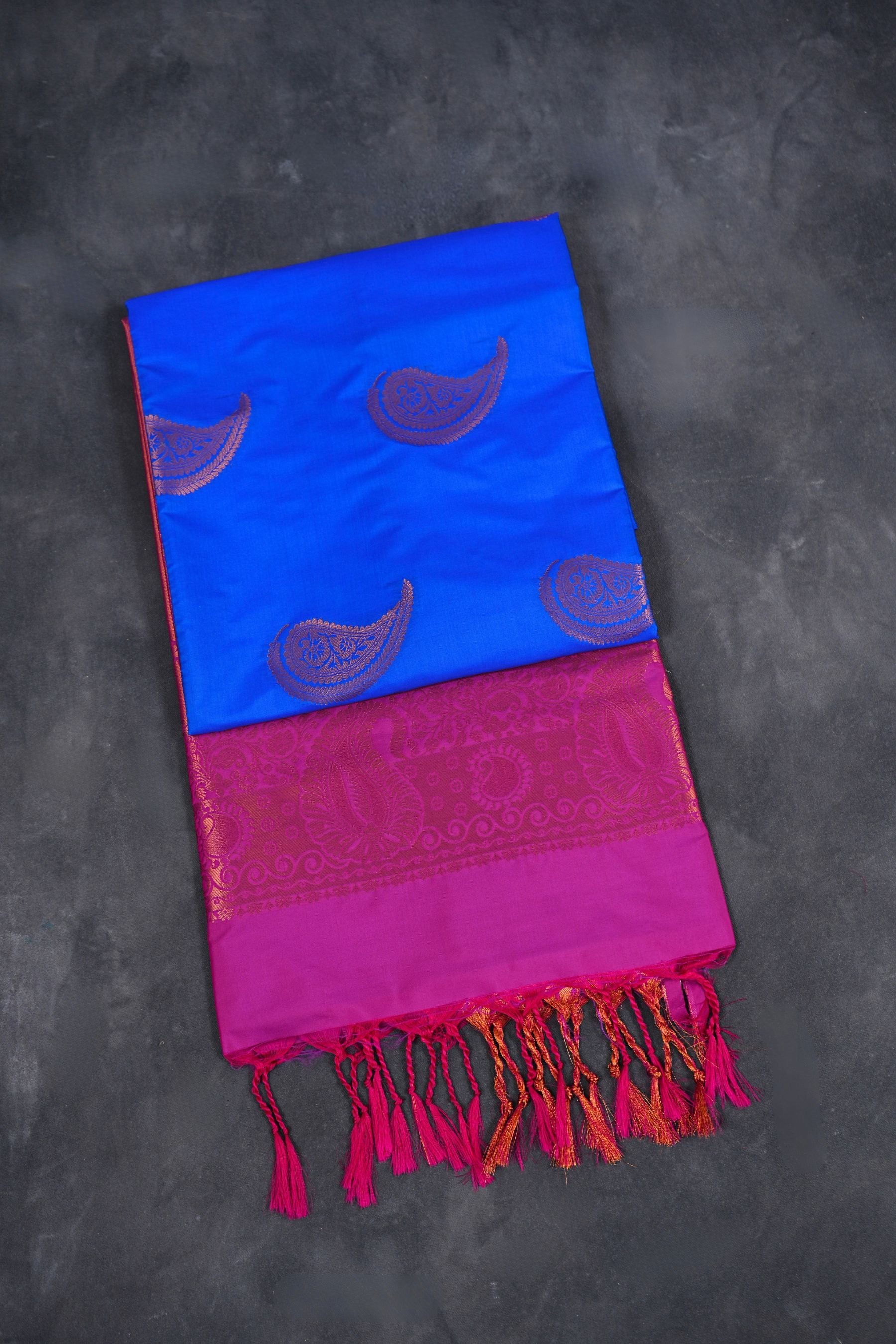 Elegant Kanchipuram Blended Silk Saree: Tradition meets Style