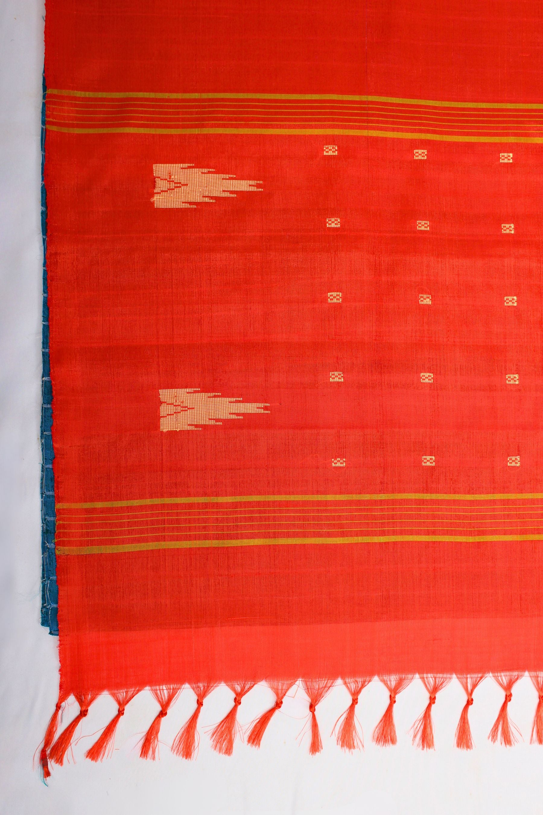 Elegant Banana Pith Saree: Borderless, Zari-Lined and Eco-Friendly Saree JCS Fashions