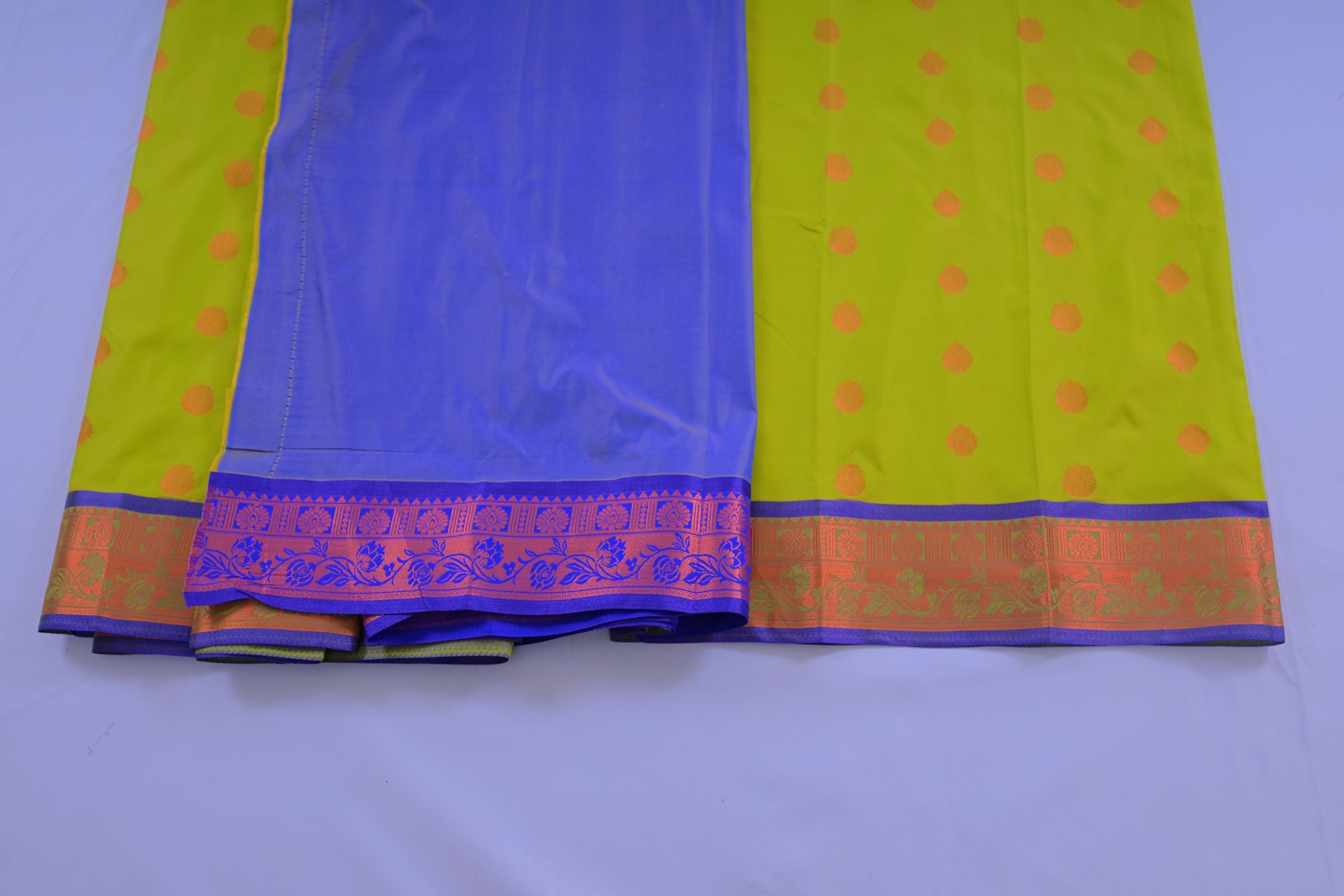 Elegant Dual-Border Saree with Grand Pallu and Copper Zari Accents Saree JCS Fashions