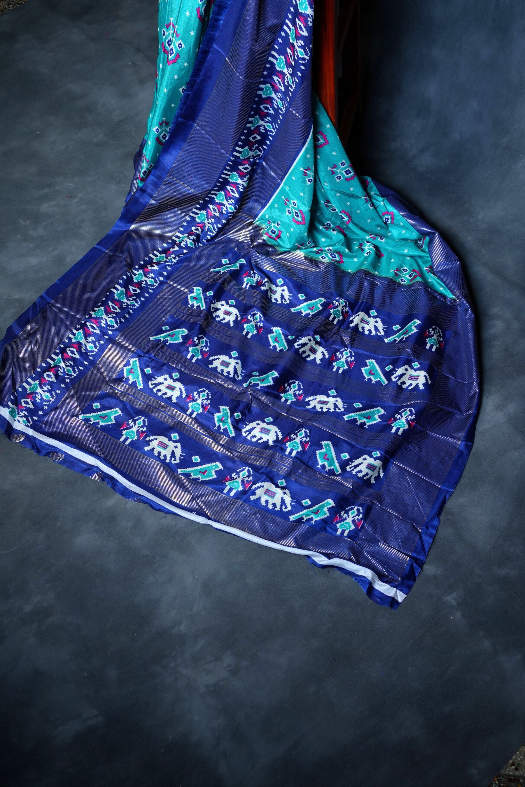 Dola Silk Banita Saree with Mulberry Silk Blouse - Timeless Elegance