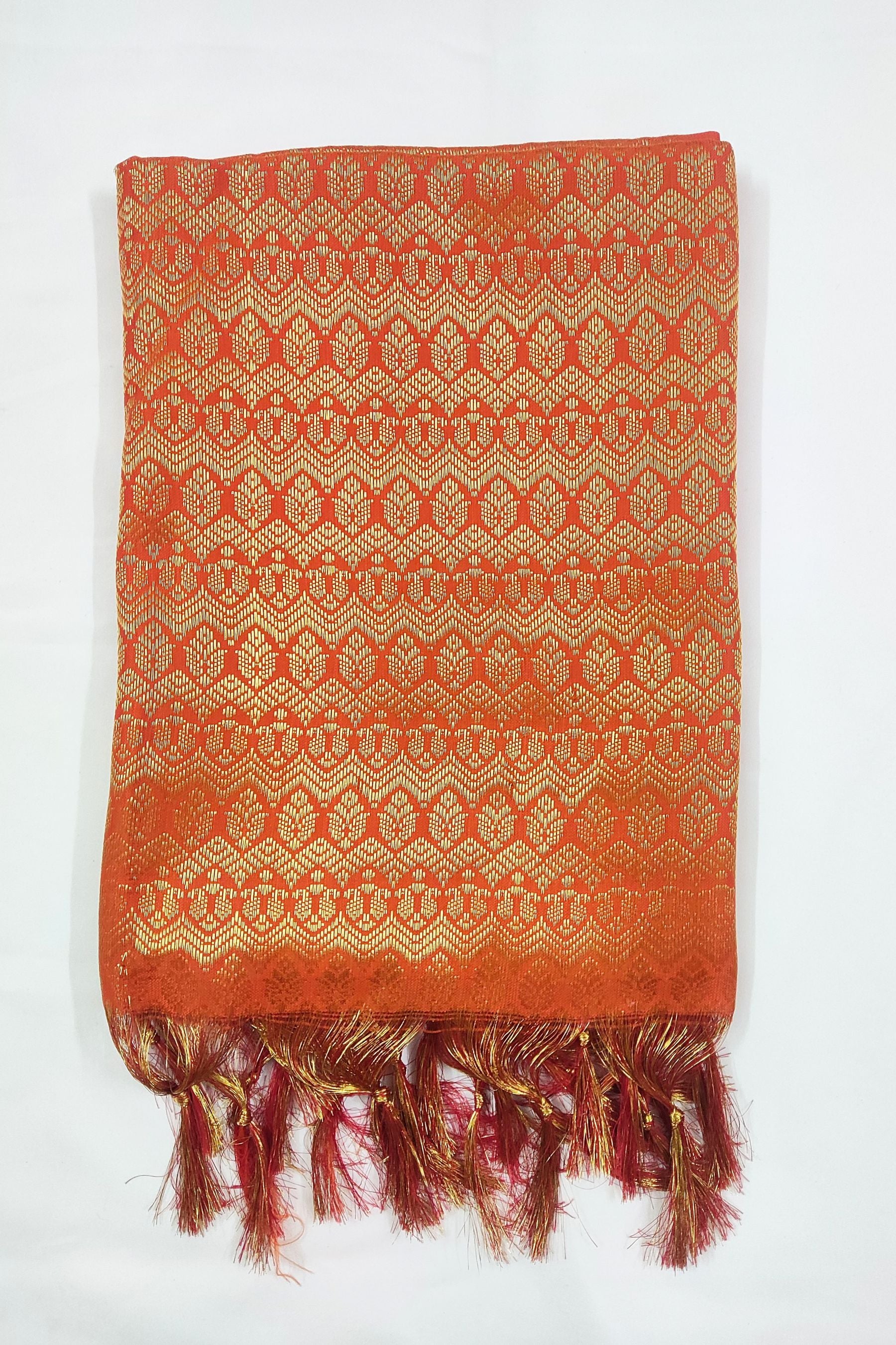 Elegant Ponnadai Shawl by JCSFashions - Blend of Tradition and Style Shawl JCS Fashions