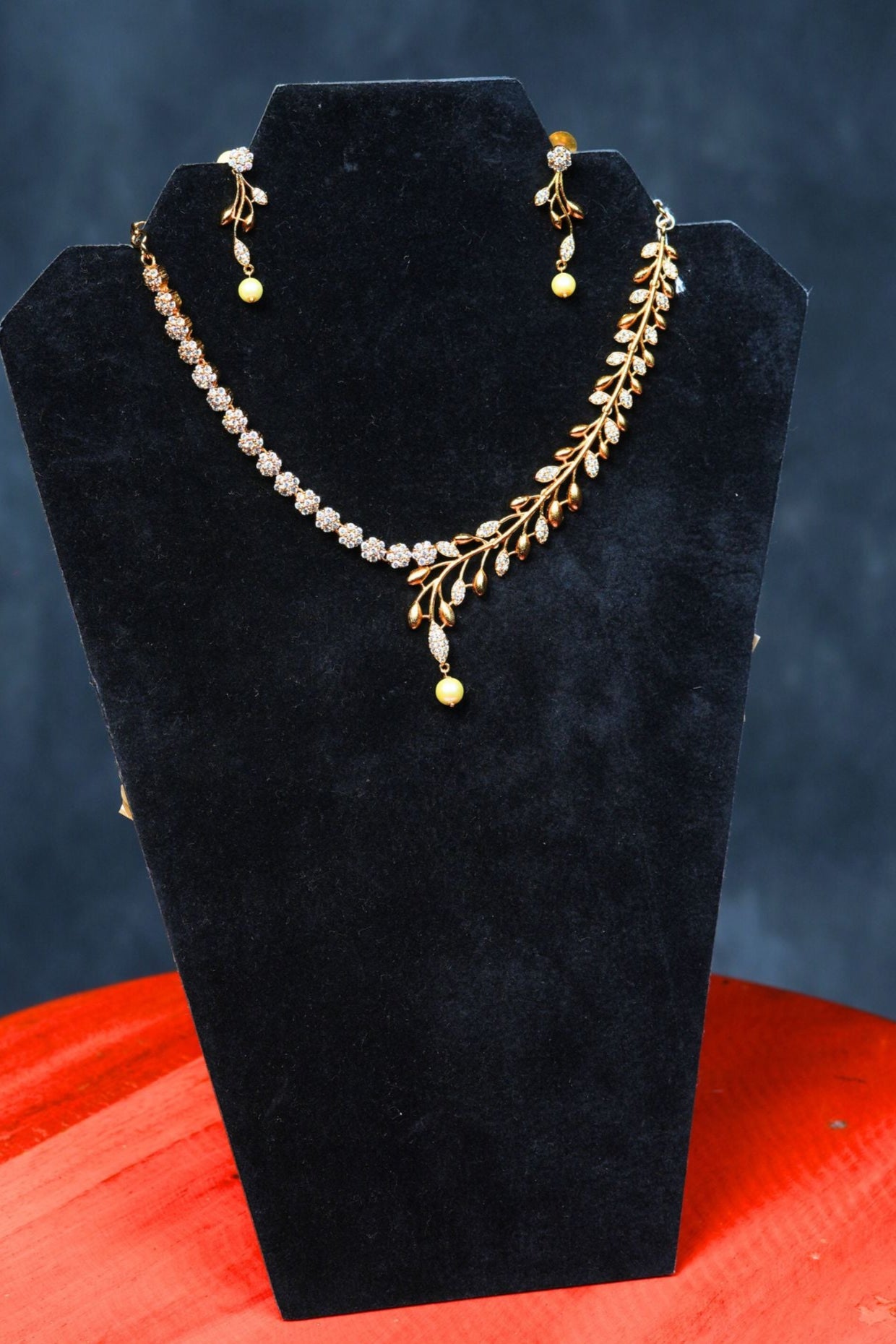 Handcrafted Elegance: JCS Fashion's Designer Necklace and Earrings Set