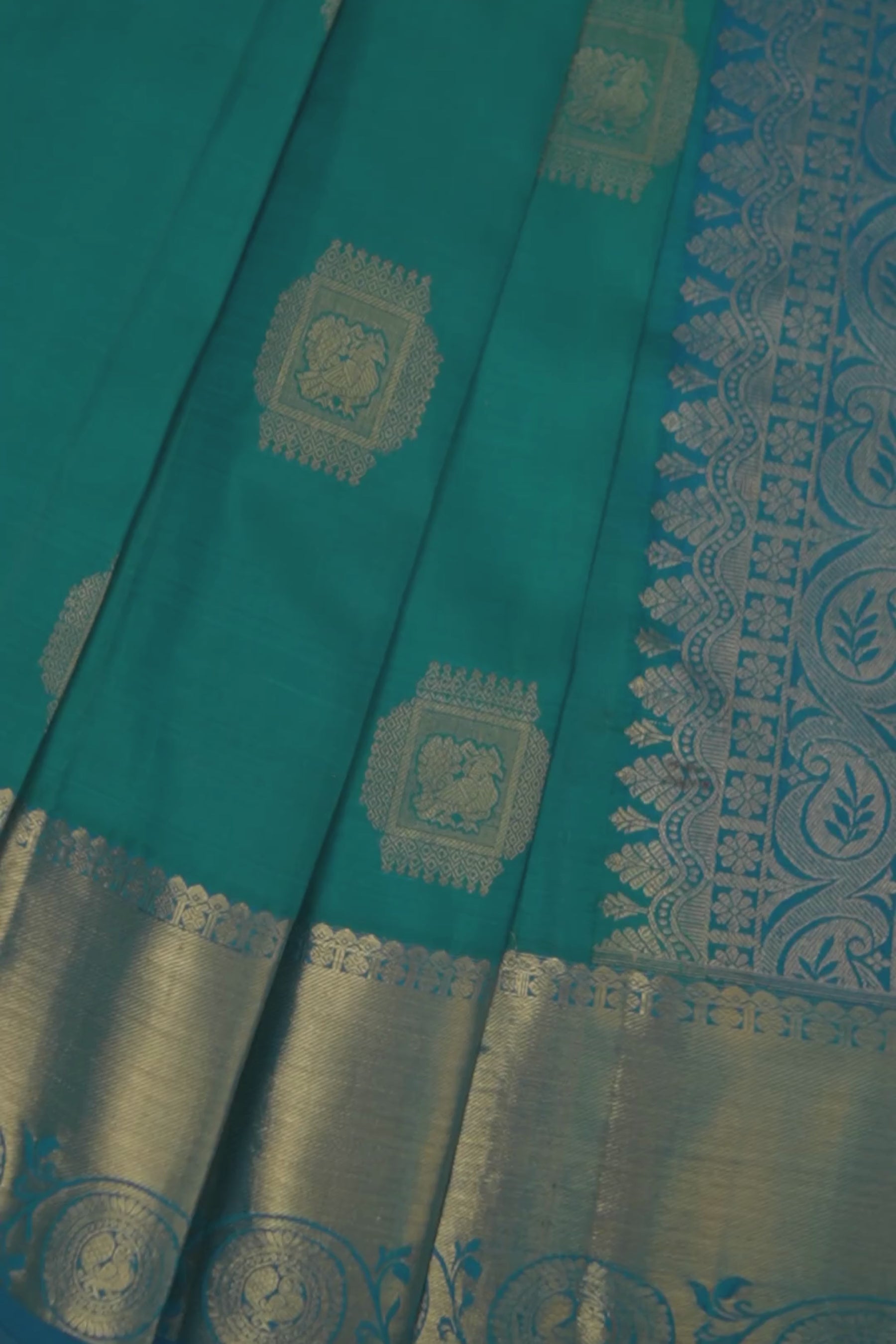 Elegant Kanchipuram Handloom Silk Masterpiece with Grand Pallu in Blue Saree JCS Fashions