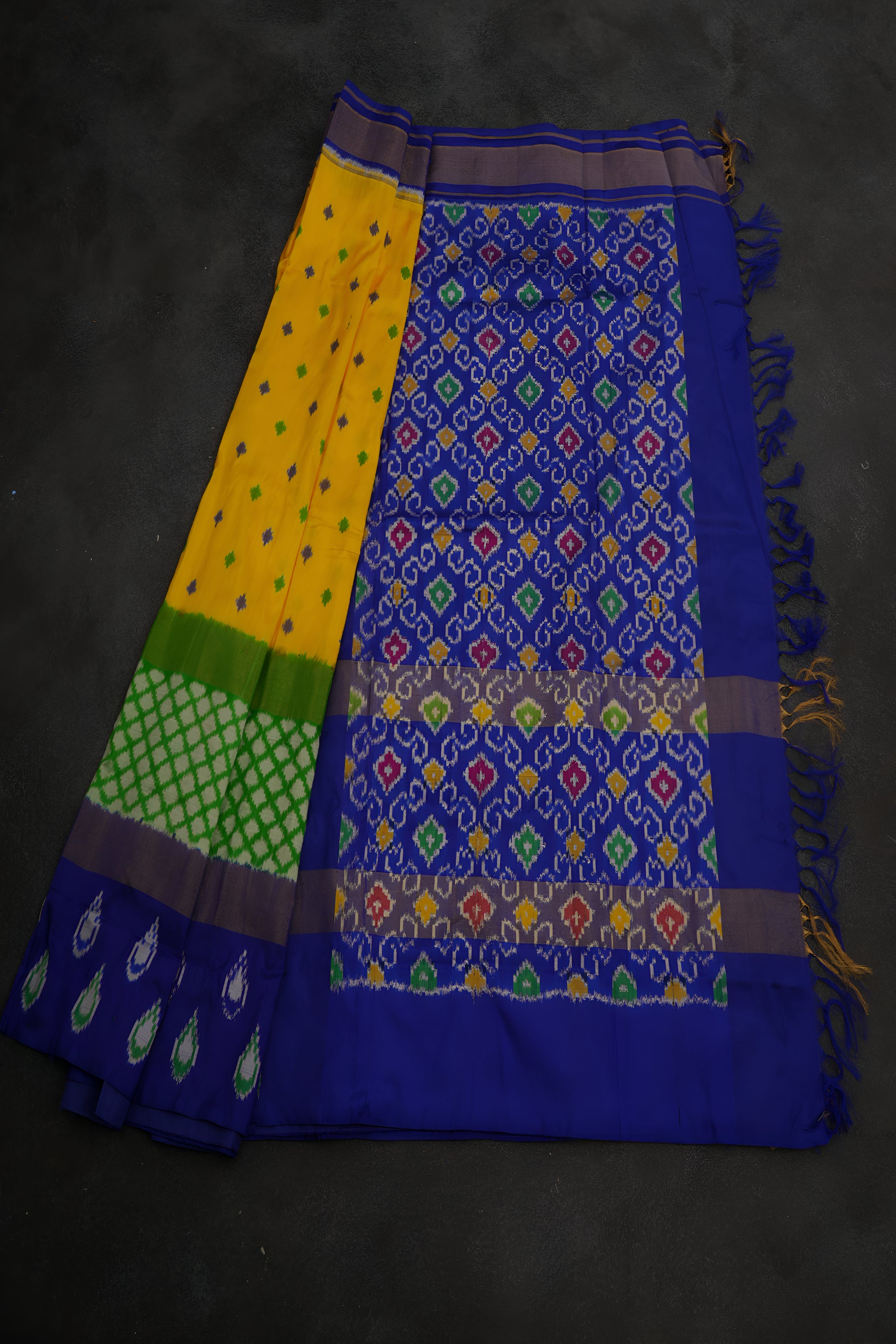 Exquisite Pure Pochampally Ikkat Silk Saree | Flowy & Unique Borders SAREE JCS Fashions