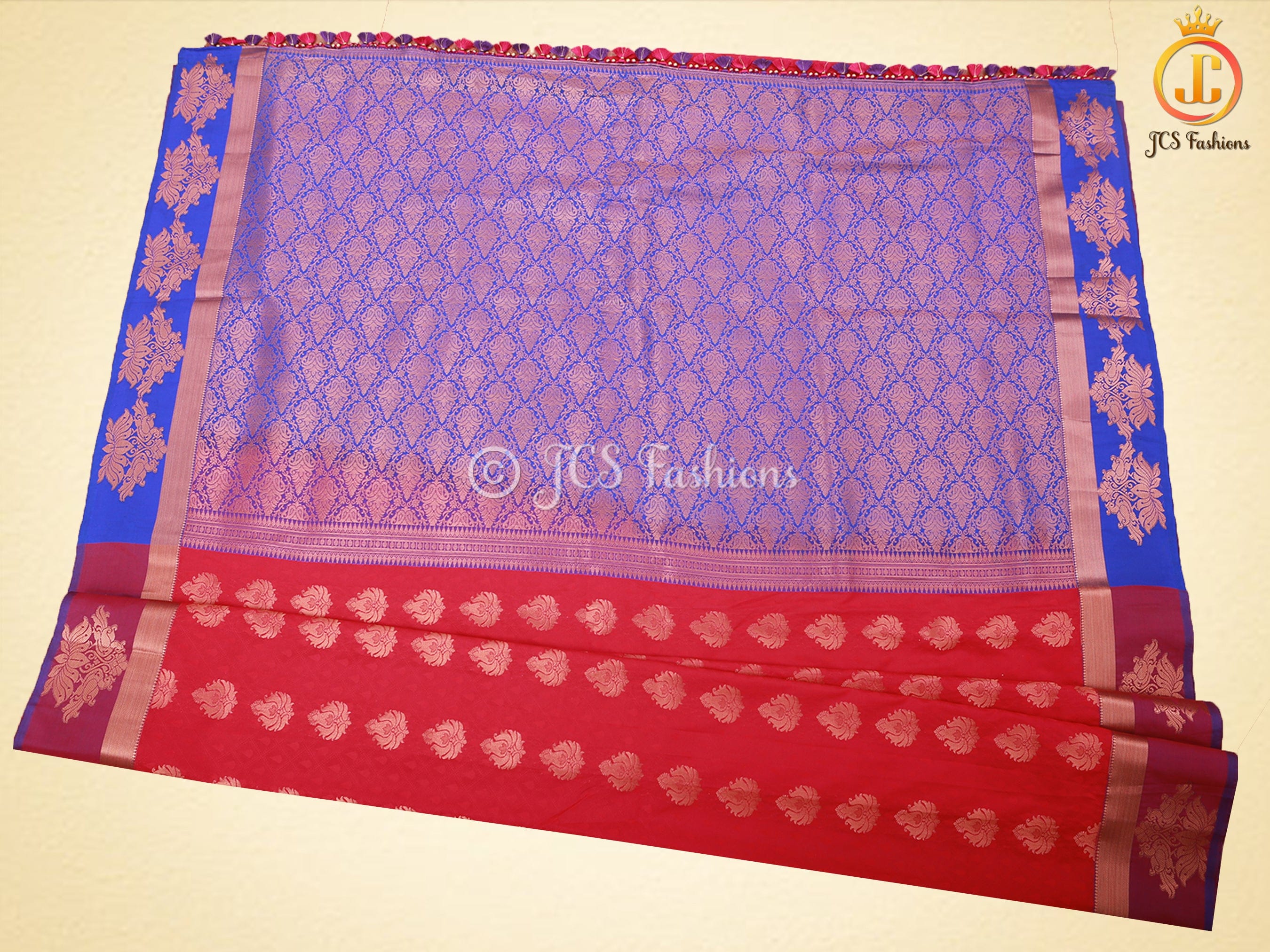 Dual-Shade Kanchipuram Blended Embossed Silk Saree With Blouse