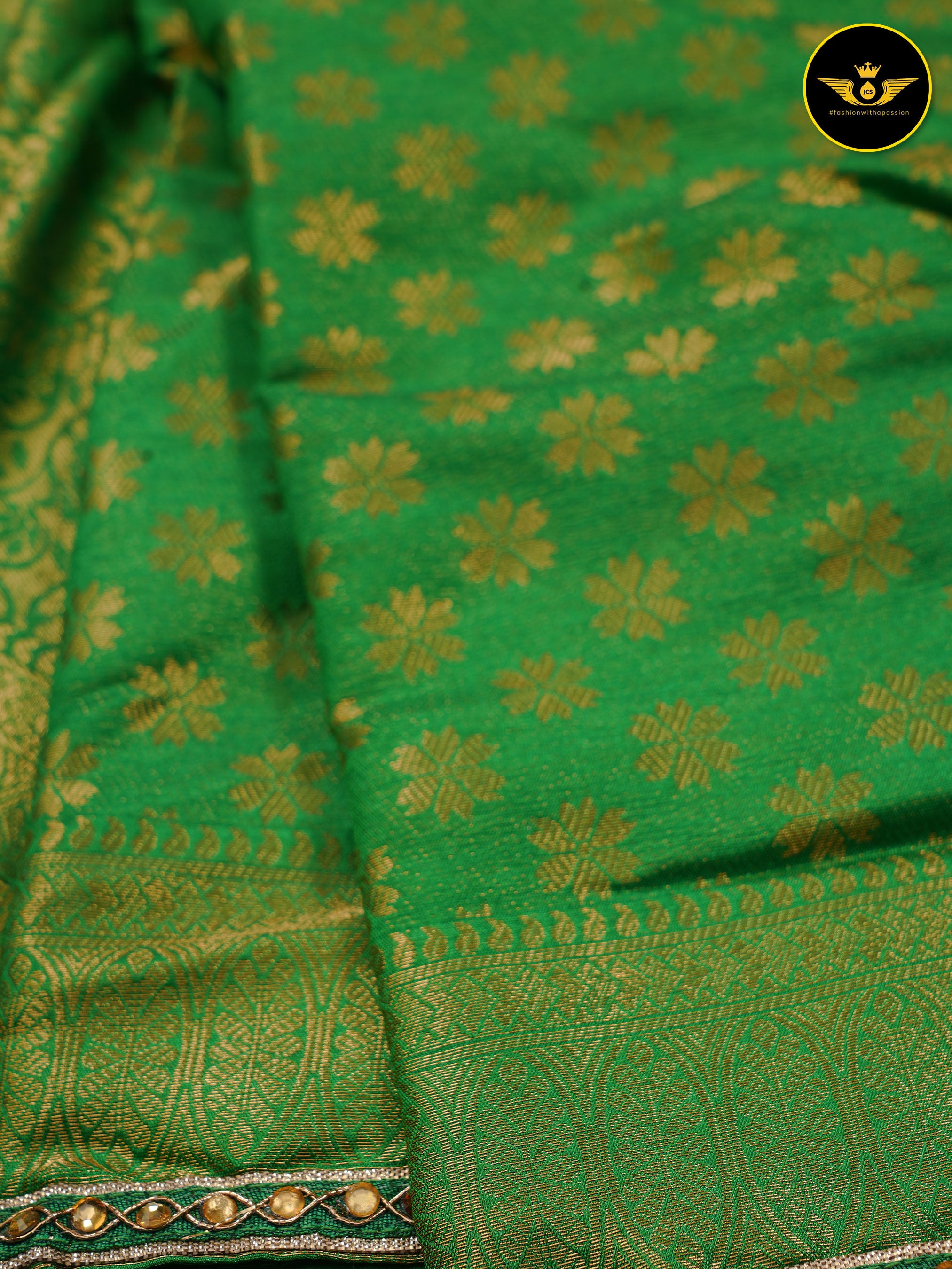 Fabulous Soft Silk Fabric Saree with Zari weaving and Contrast Border SAREE JCS Fashions