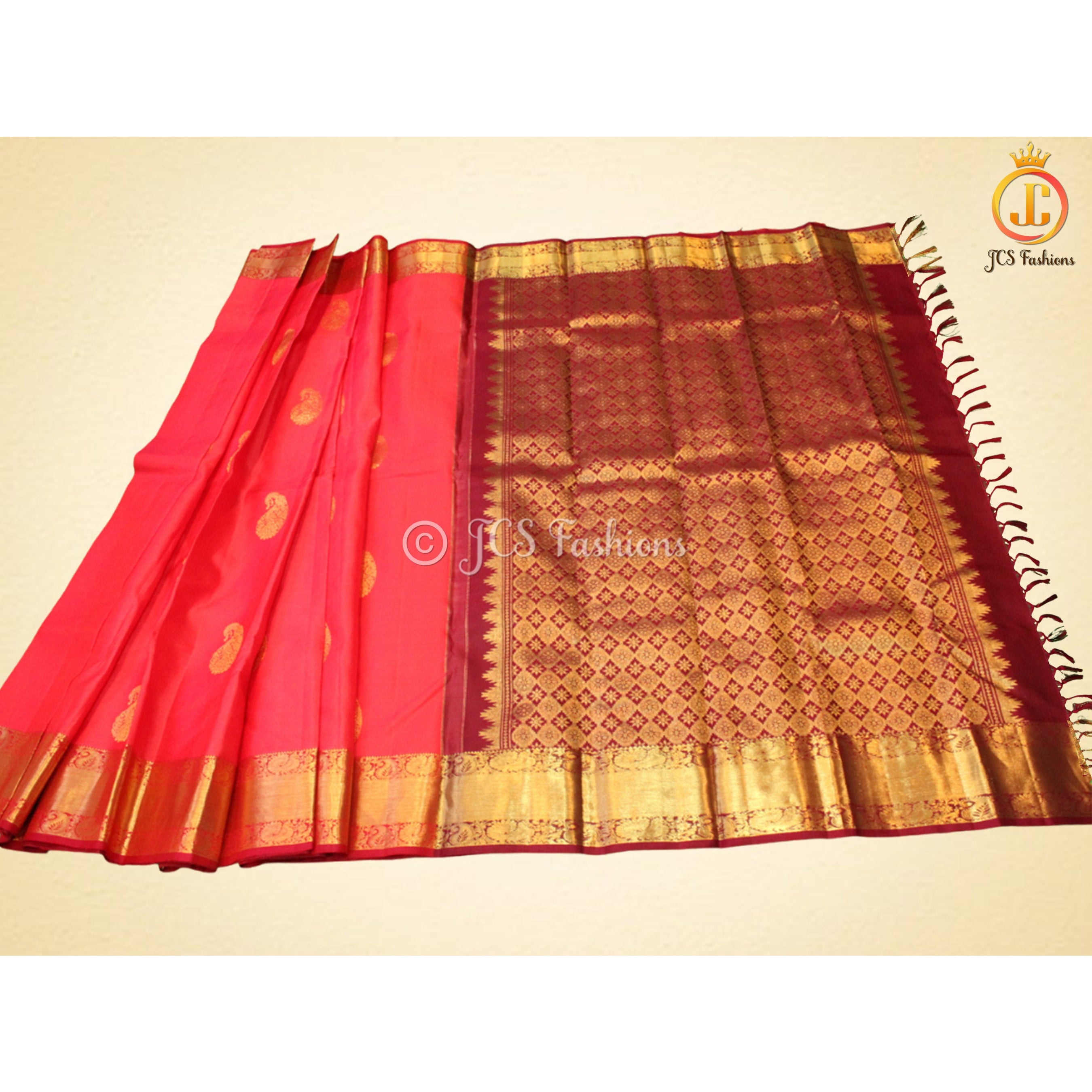 Women Pure Kanchipuram Silk Saree With Rich Pallu