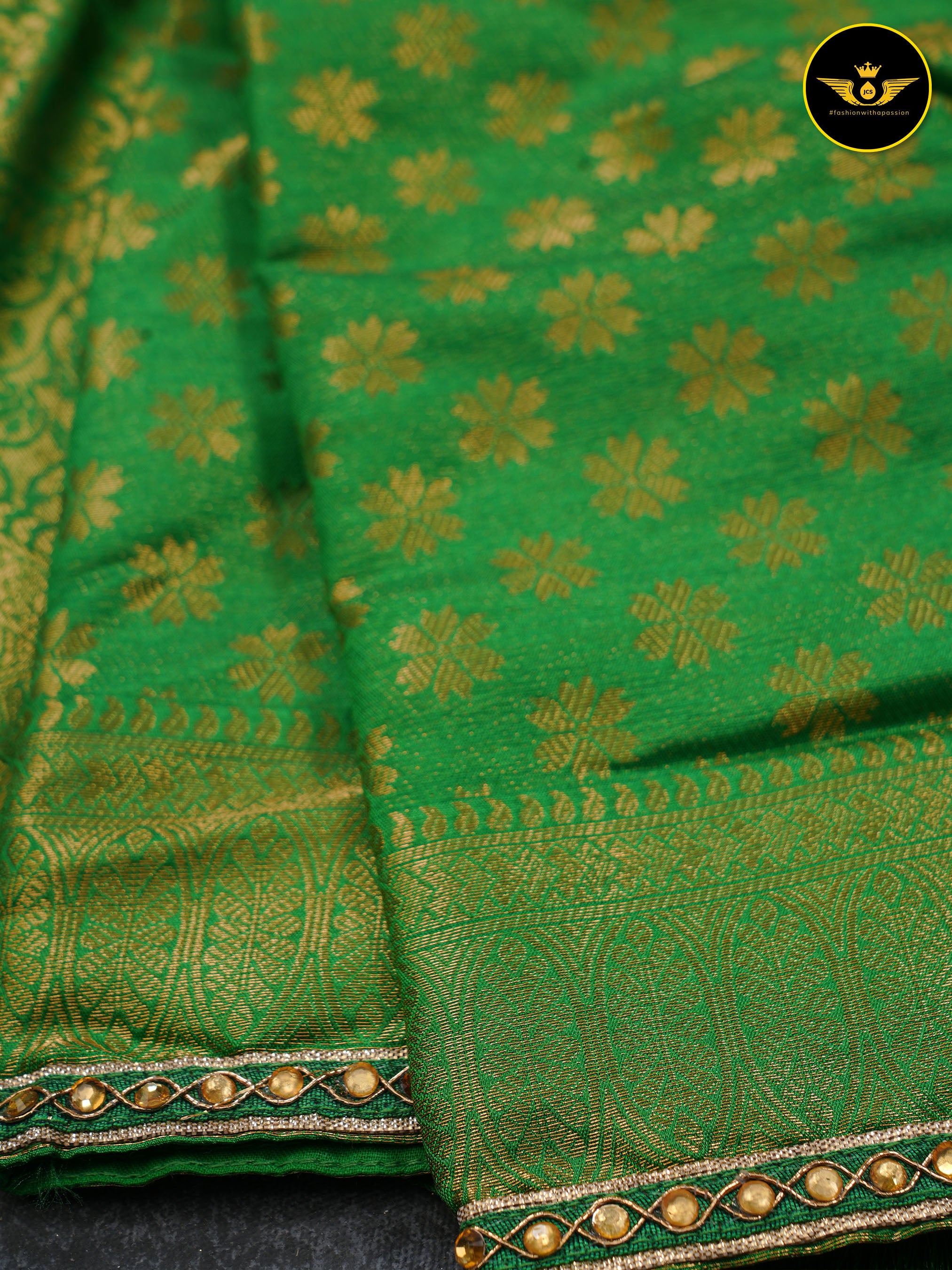 Fabulous Soft Silk Fabric Saree with Zari weaving and Contrast Border SAREE JCS Fashions