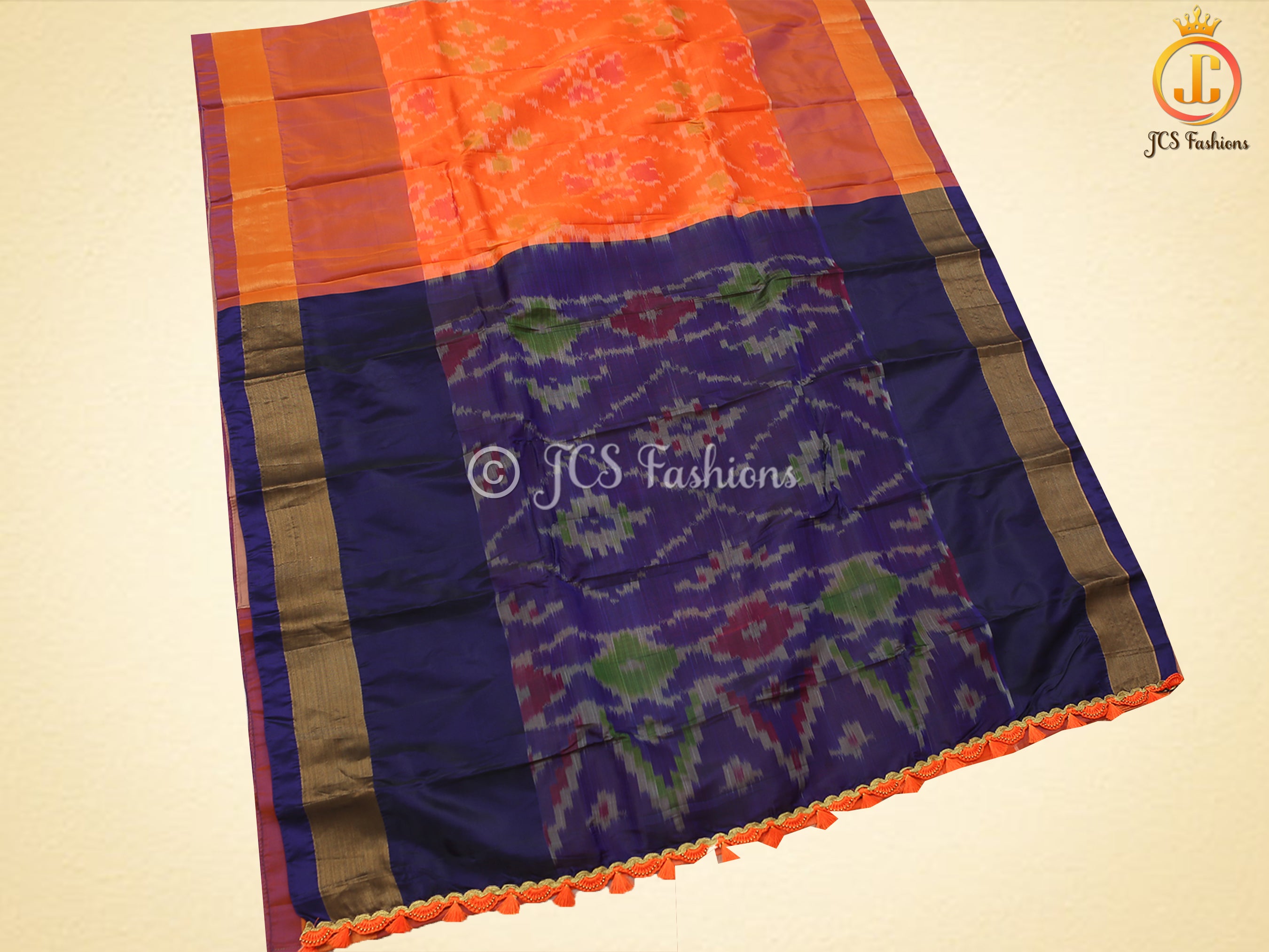 Soft Silk Pochampalli ikkat Saree With Contrast Pallu And Contrast Blouse