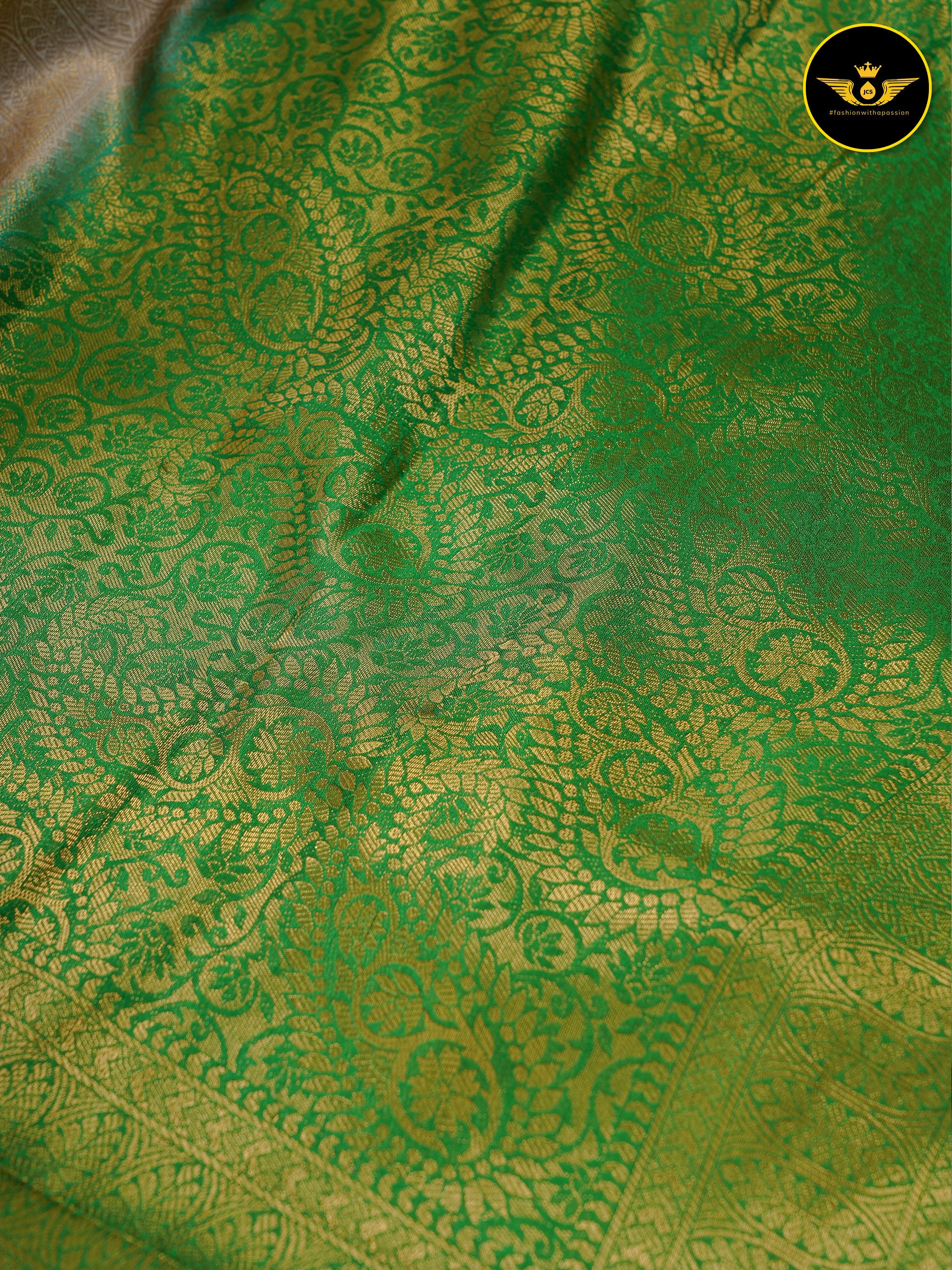 Fabulous Soft Silk Fabric Saree with Zari weaving and Contrast Border SAREE JCS Fashions