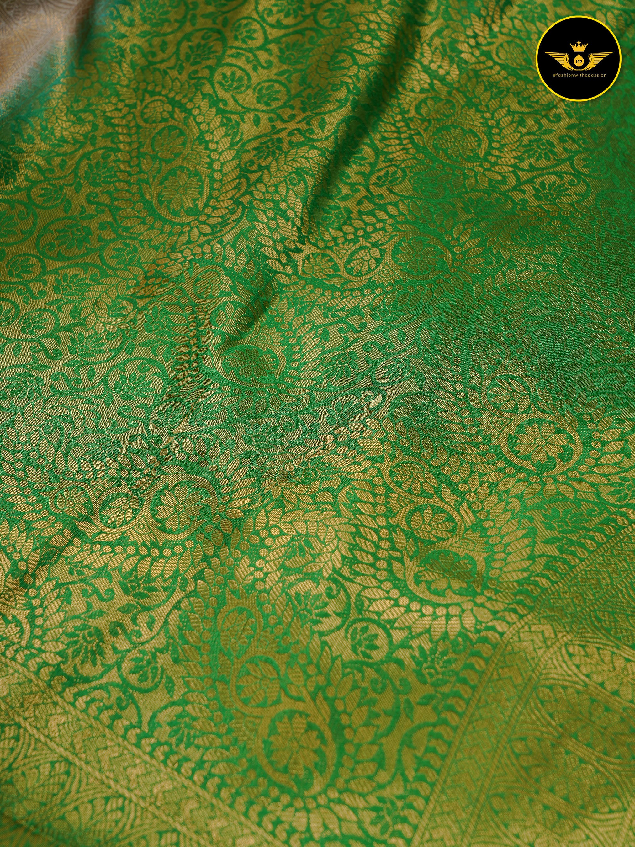 Fabulous Soft Silk Fabric Saree with Zari weaving and Contrast Border SAREE JCS Fashions